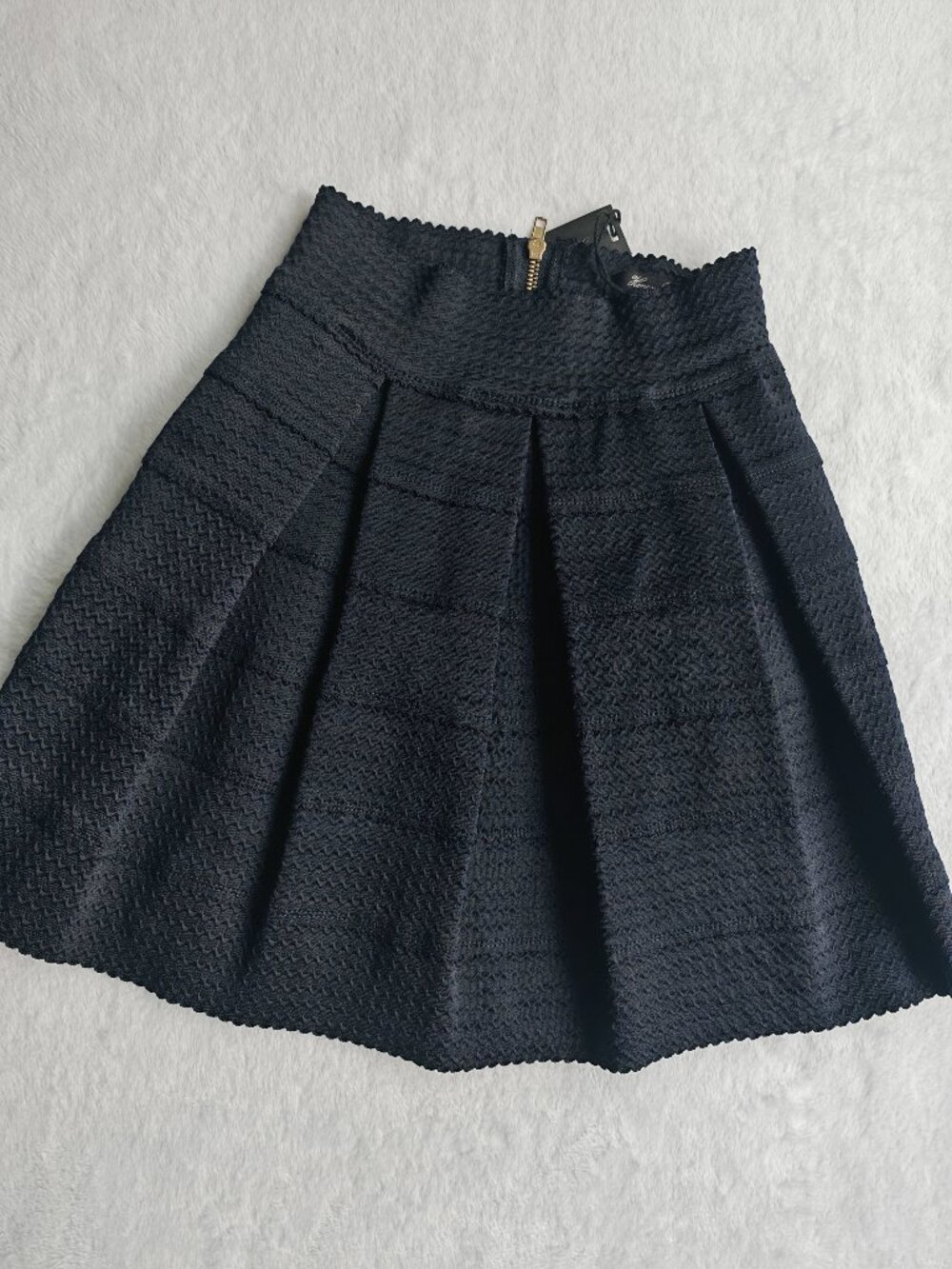 Honey Punch Navy Textured Mini Skirt Size S High Waist Pleated A-Line Gold Zip C - Picture 12 of 12